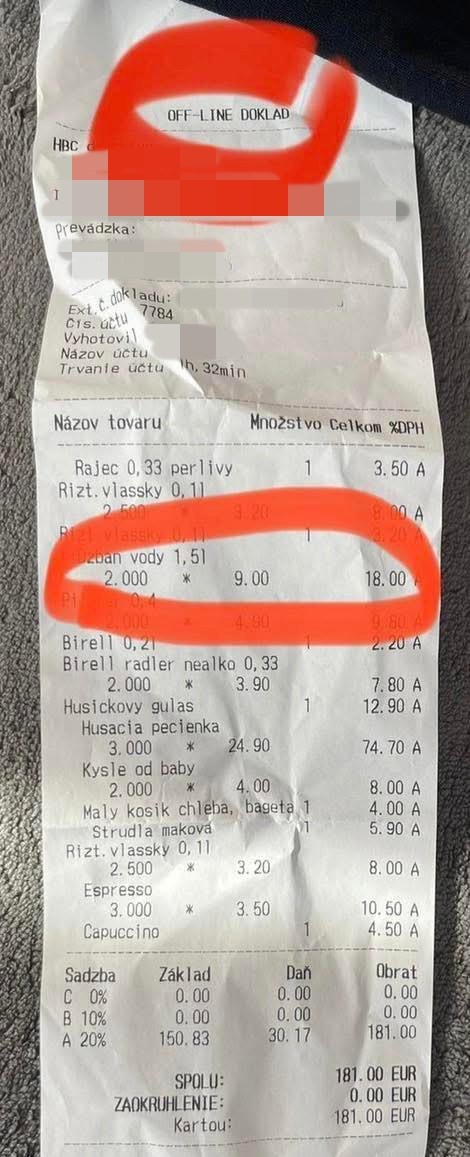 Za džbán vody zaplatili 9 eur. 