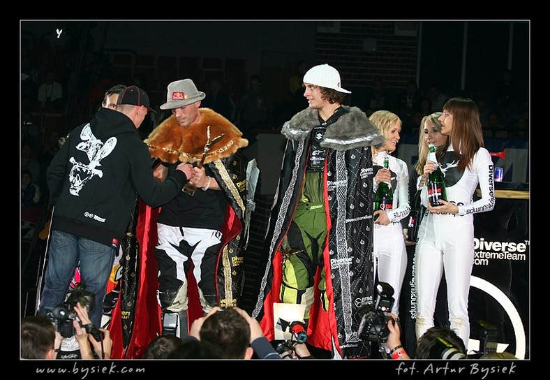 DIVERSE Night of the Jumps - fotografował Artur Bysiek