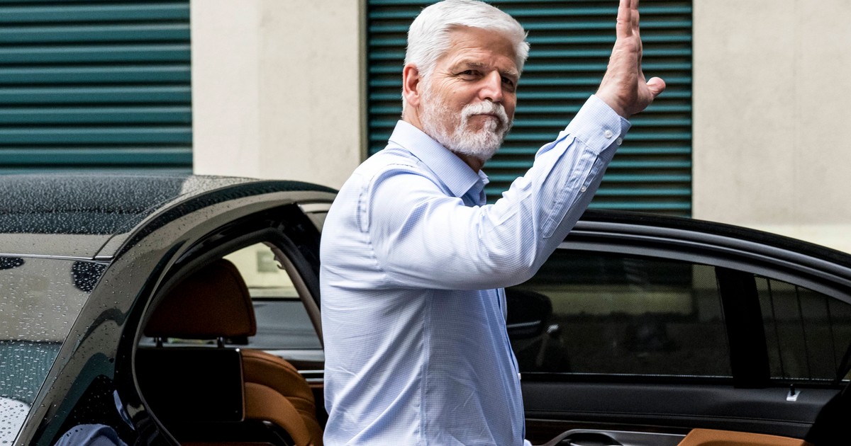 Ukrajině docházejí rakety.  Český prezident hlásí svou podporu