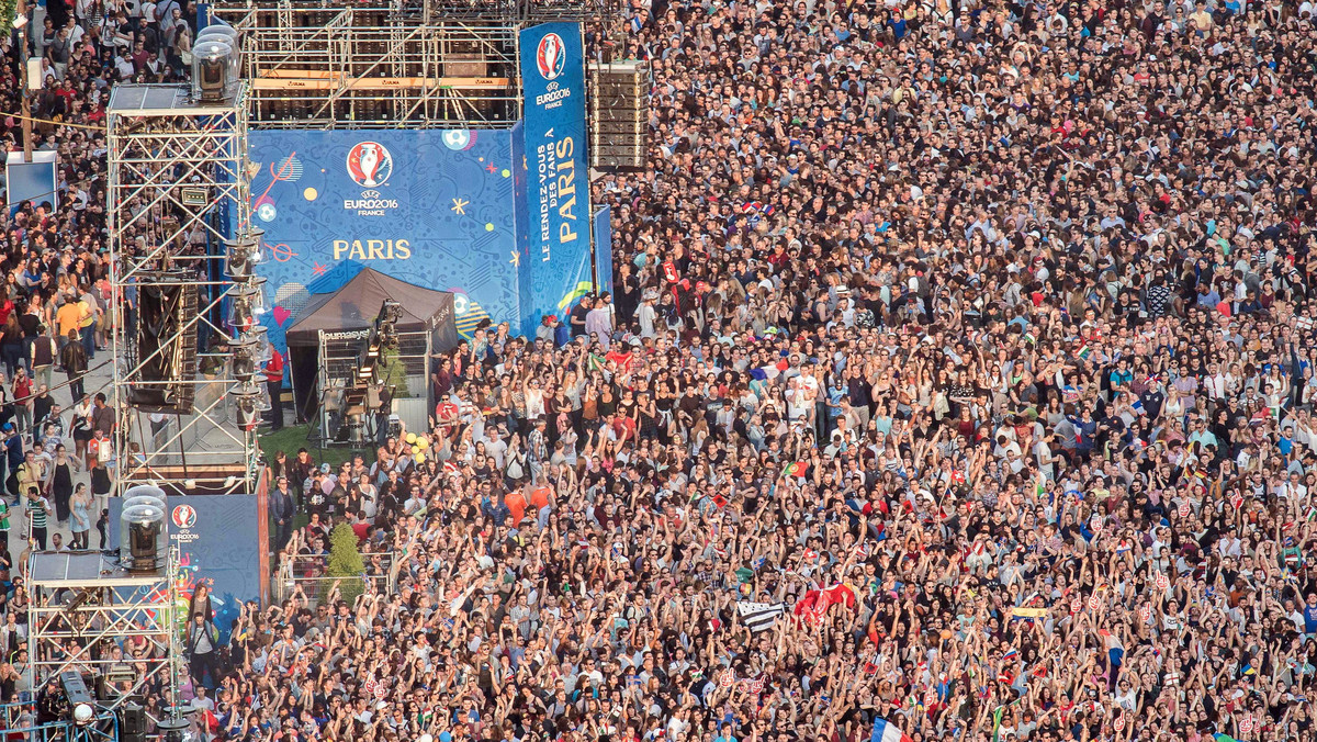 Już dziś rozpoczyna się Euro 2016 we Francji. W Zabrzu startuje więc strefa kibica pod stadionem Górnika. Przez najbliższy miesiąc promenada Areny Zabrze przemieni się w Plenerowy Sport Pub, który pomieści 400 fanów piłki nożnej.