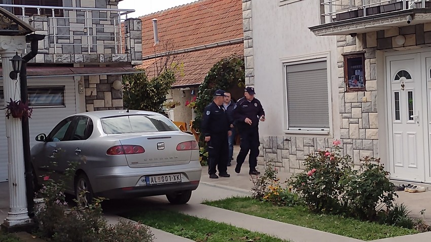 Deo novca je krio u usisivaču svojoj kući