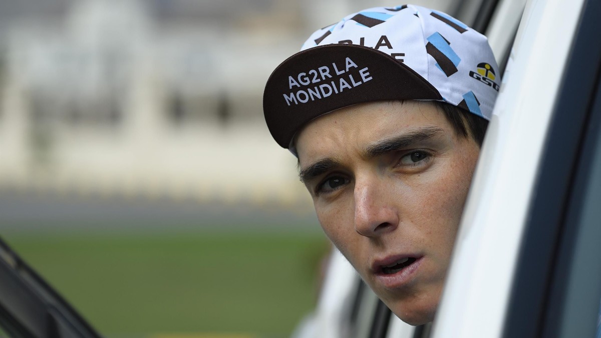 Grupa Ag2r-La Mondiale potwierdziła nazwiska sześciu kolarzy, którzy wystartują w jej barwach w tegorocznym Tour de France. Liderem francuskiej ekipy będzie Romain Bardet, który przed rokiem zakończył wyścig na drugim miejscu.