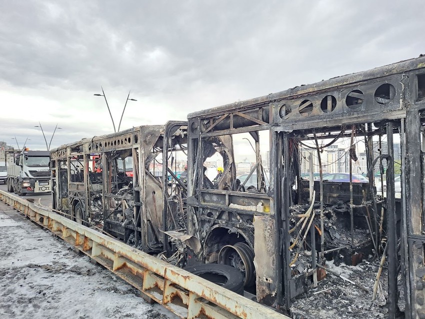Potpuno izgoreo autobus na liniji 704