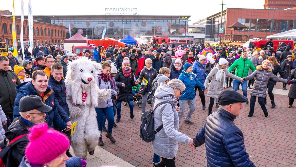 Finał WOŚP w Łodzi: koncert Rodowicz, kąpiel z rekinami, "zakręcony" nauczyciel