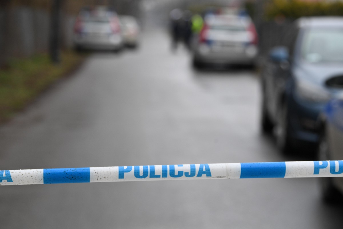 Szokujące odkrycie w Siedlcach. Ciało kobiety na podwórku