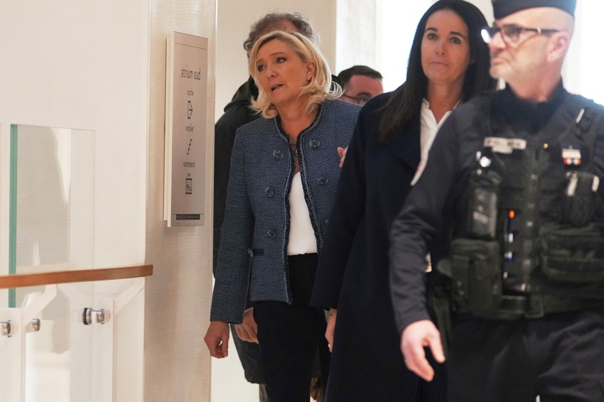 Marin Le Pen na sudu u Parizu