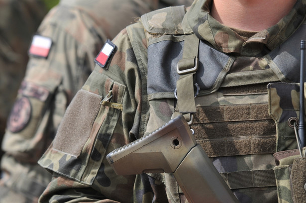 Parys: Polska potrzebuje dziś minimum 6 dywizji; redukowanie wojska byłoby szaleństwem