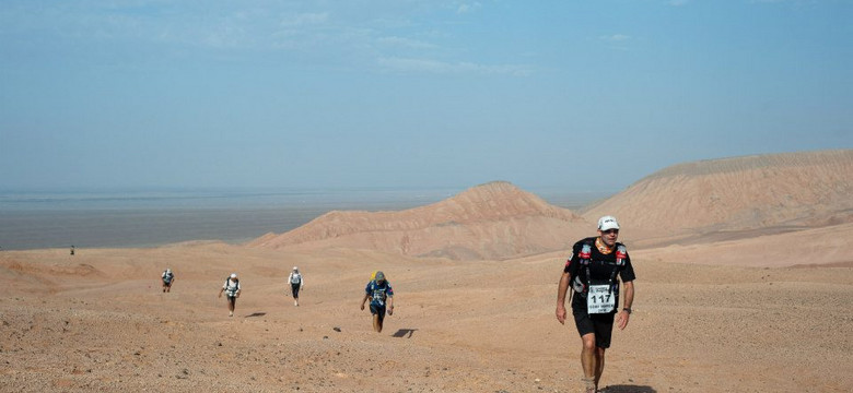 4 Deserts - ultramaraton przez 4 pustynie świata; ukończyło go 28 osób, Polacy chcą być następni