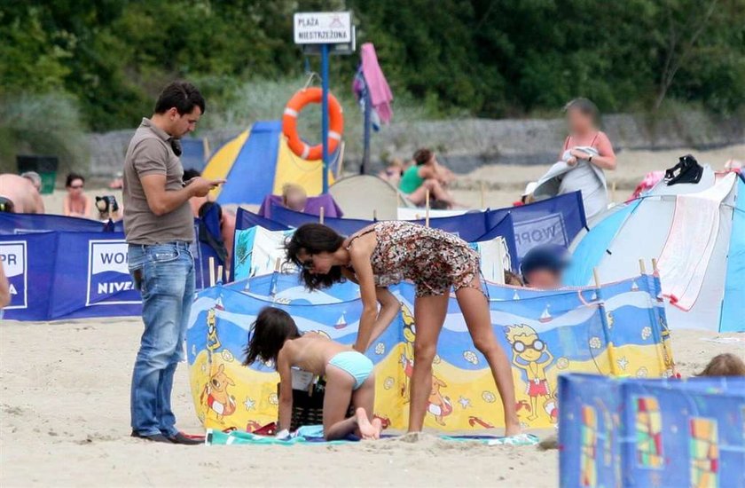 Dubieniecki z Kaczyńską na plaży. Walczy o nią?