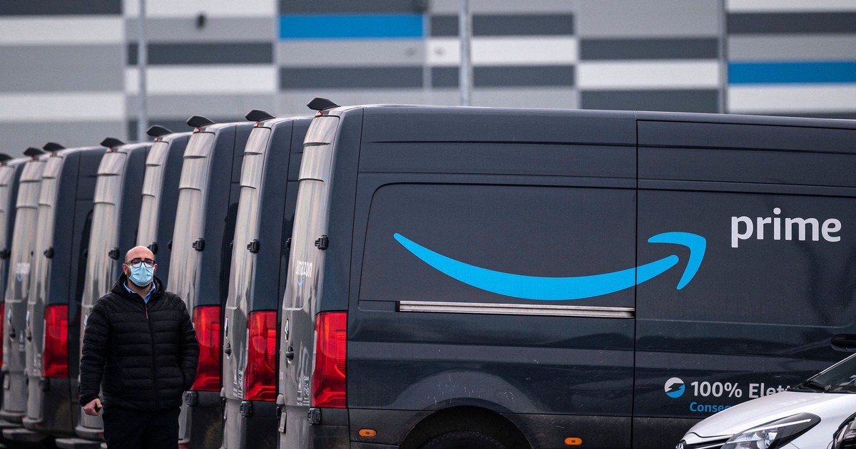 A former Amazon delivery contractor is suing the tech giant, saying its ...