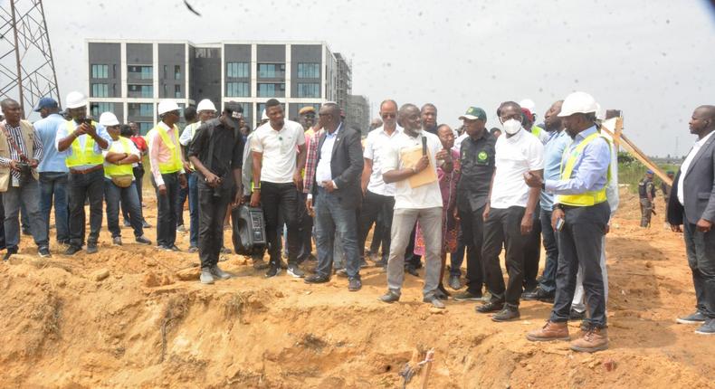 Gov. Babajide Sanwo-Olu of Lagos State (2nd R); Commissioner for Environment and Water Resources, Mr Tunji Bello (3rd R); Permanent Secretary, Office of Drainage Services and Water Resources, Mr Nurudeen Shodeinde (4th R) and others at the site of Ongoing Construction of Ilubirin Housing Estate, during the inspection of some projects on Lagos Island on Wednesday (10/08/22)