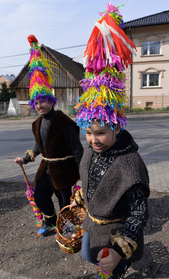 Niedzielę Palmową po wsiach podkrakowskiej gminy Zielonki chodzą pucheroki