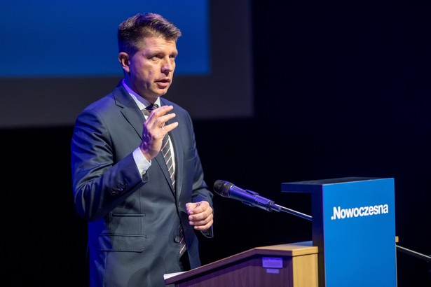 Poznań, 21.10.2017. Lider Nowoczesnej Ryszard Petru podczas spotkania. Konwencja regionalna Nowoczesnej odbyła się w Poznaniu, 21 bm.