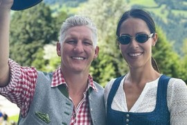 Ana i Bastijan obukli NARODNE NOŠNJE, ona ovako istakla da li je ZAUZETA ILI NE - detalj oko NJENOG STRUKA sve frapirao: Kada su se pojavili na Oktoberfestu, pričalo se o tome i u Srbiji i u Nemačkoj
