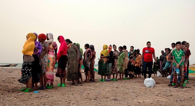 Des migrants éthiopiens arrivent sur la côte du Yémen. Les personnes qui tentent de rejoindre l'Arabie saoudite par cette route ont signalé des tirs massifs des forces frontalières du royaume © Nariman El-Mofty/AP
