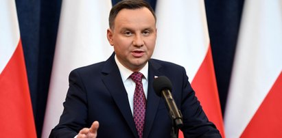 Ten polityk depcze po piętach Andrzejowi Dudzie. Najnowszy sondaż