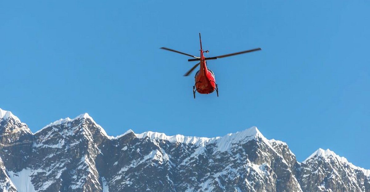 helikopter w Himalajach