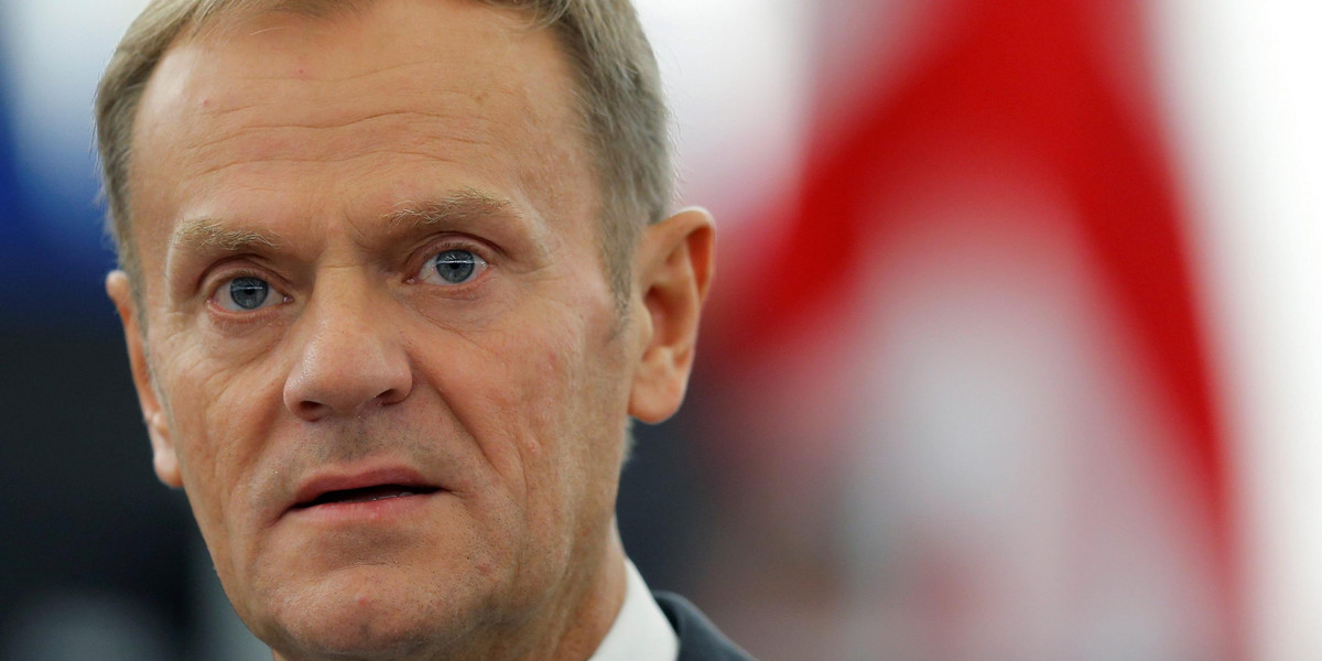 Przewodniczący Rady Europejskiej Donald Tusk odniósł się w programie „Kropka nad i” do kryzysu parlamentarnego w Polsce. - Większą odpowiedzialność dźwiga na sobie władza, a nie opozycja. To władza jest odpowiedzialna za pozycję państwa, w którym rządzi – 