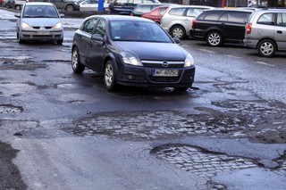 Kierowcy dostaną odszkodowanie za dziury w drodze. Wystarczy prosty formularz