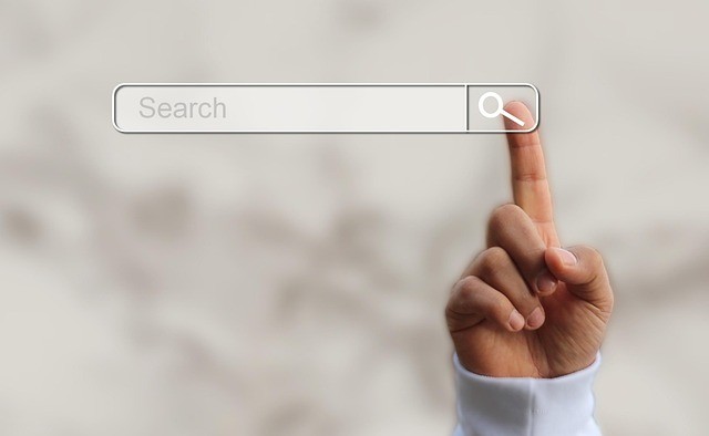 Jak sztuczna inteligencja zmienia sposób działania wyszukiwarek internetowych?