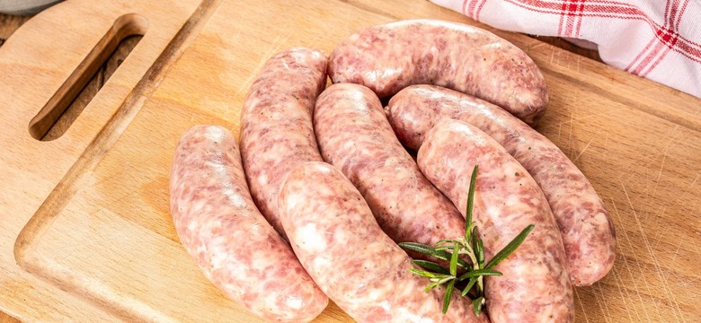Najlepsza biała kiełbasa na Wielkanoc? Tak ją przygotuj, a będzie soczysta i miękka