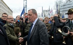 Burzliwa debata nad odwołaniem Szyszki. A przed Sejmem leśnicy manifestowali poparcie dla ministra [ZDJĘCIA]