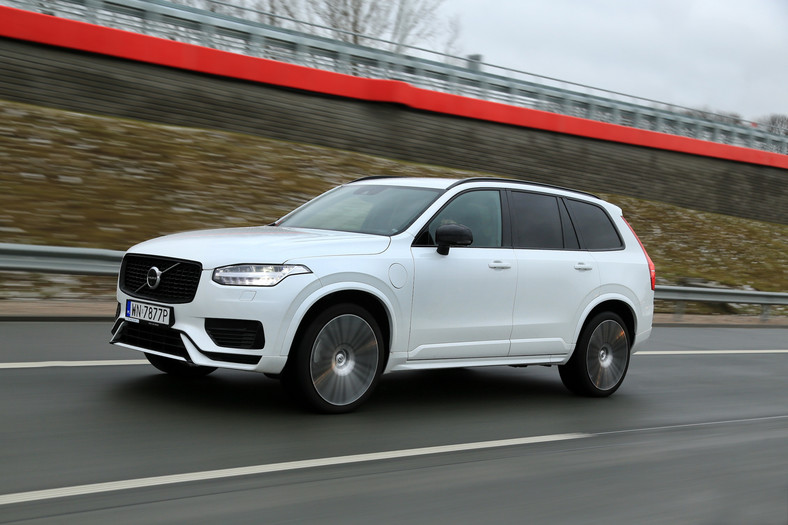 Volvo XC90 T8 (2021 r., 2. generacja, lifting)