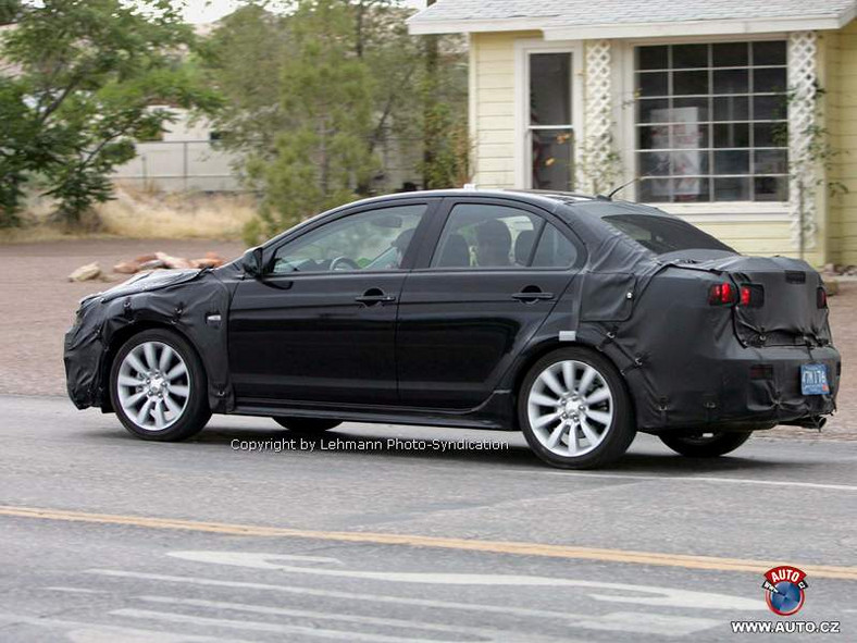 Zdjęcia szpiegowskie: Nowe cywilne Mitsubishi Lancer