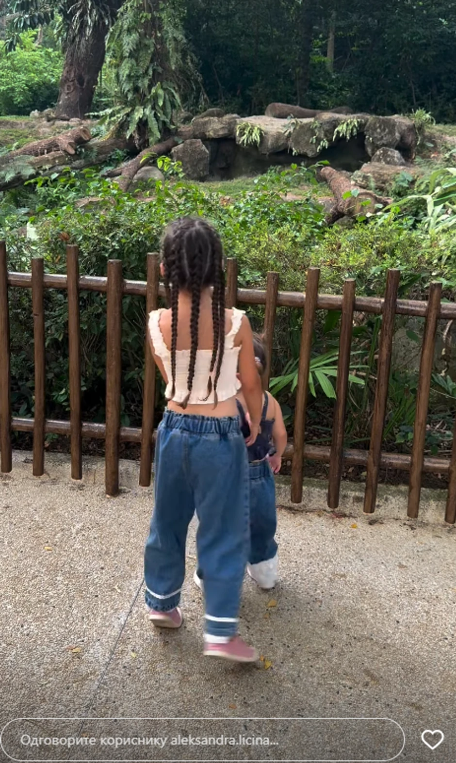 Luka Adžić sa porodicom uživa