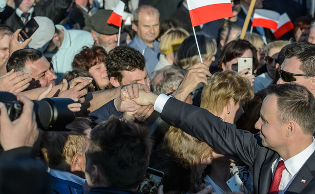 Prezydent traci, za to oceny działalności Sejmu najlepsze od kryzysu parlamentarnego. SONDAŻ