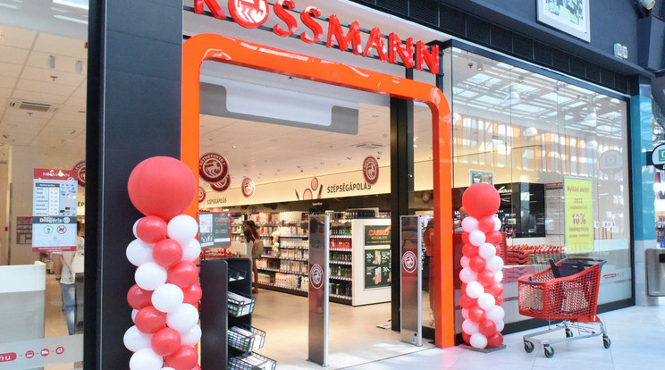 Negyedmilliárdos rezsitámogatást ad a munkavállalóknak a Rossmann / Fotó: Rossmann