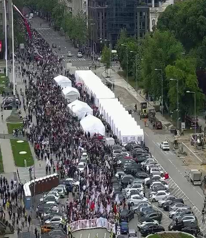 Besmrtni puk, Trg Nikole Pašića