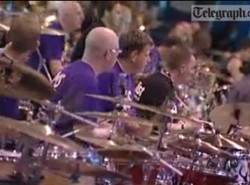 Zobacz, jak 582 perkusistów pobiło rekord