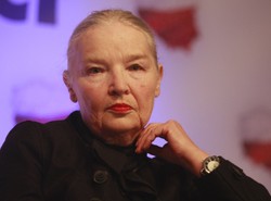 Staniszkis: TVN i Agora atakują Tuska, bo tracą pieniądze