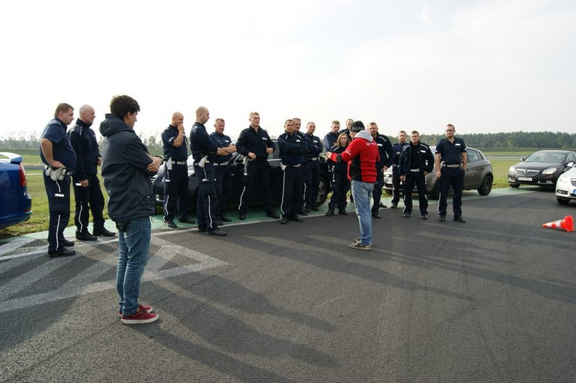 Policjanci szkolili jazdę na Torze Poznań