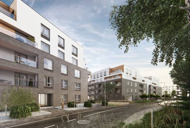 Cieszyńska firma otworzyła oddziały w Łodzi i we Wrocławiu, gdzie kupiła hale pełniące funkcje magazynów na tkaniny. Część przystosowała dla siebie, a część na wynajem. Z biegiem czasu Atal inwestował w kolejne nowoczesne hale magazynowe i biurowce i po kilku latach biznes deweloperski zaczął przeważać w działalności spółki.