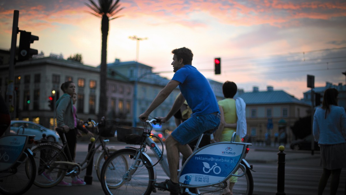 System wypożyczalni rowerów miejskich Veturilo cieszy się coraz większym zainteresowaniem. I bije kolejne rekordy. W ciągu niecałego miesiąca rowery były wypożyczane ponad 100 tysięcy razy. A liczba zarejestrowanych użytkowników przekroczyła 35 tysięcy.