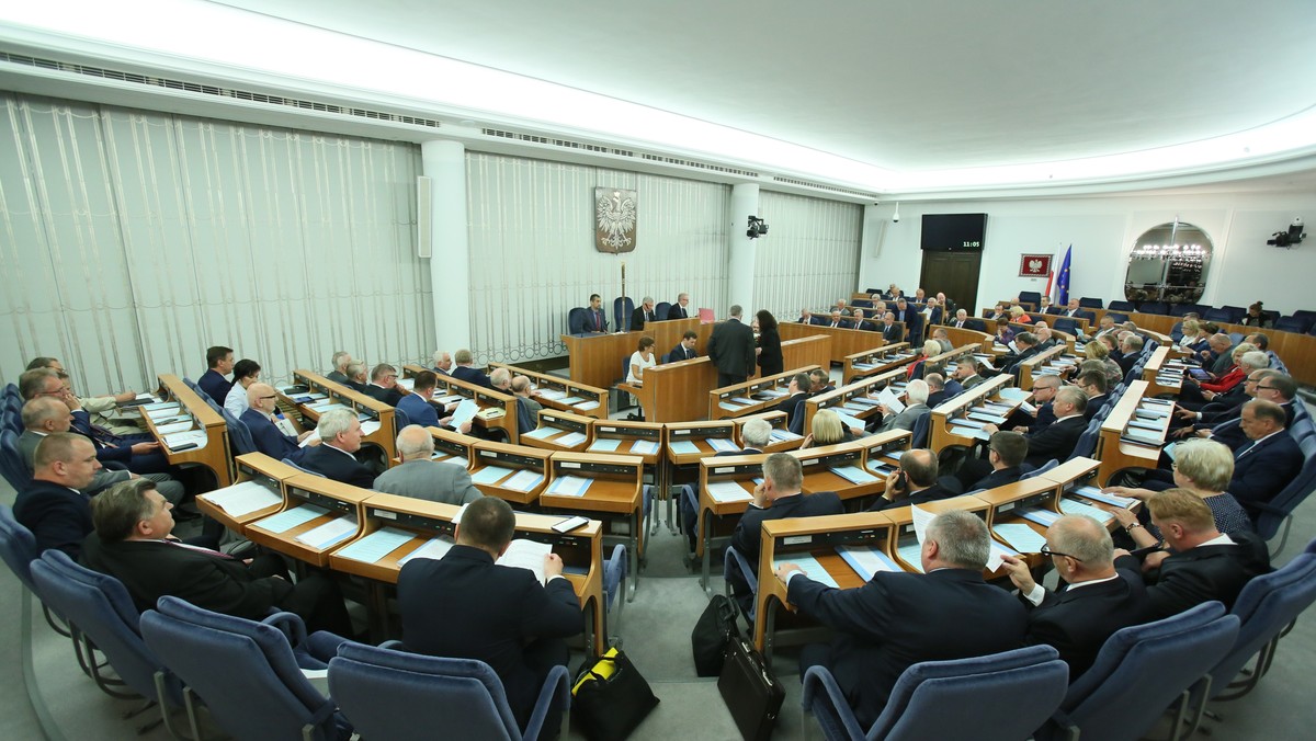 Senacka komisji Praw Człowieka, Praworządności i Petycji przyjęła bez poprawek nowelę ustawy o Krajowej Radzie Sądownictwa. Wcześniej odrzuciła wniosek senatora PO Jan Rulewskiego o odrzucenie jej w całości.