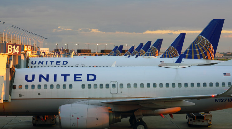 A United Airlines amerikai légitársaság utasai több ezer késés és járattörlés miatt rekedtek a reptereken / Fotó: Shutterstock