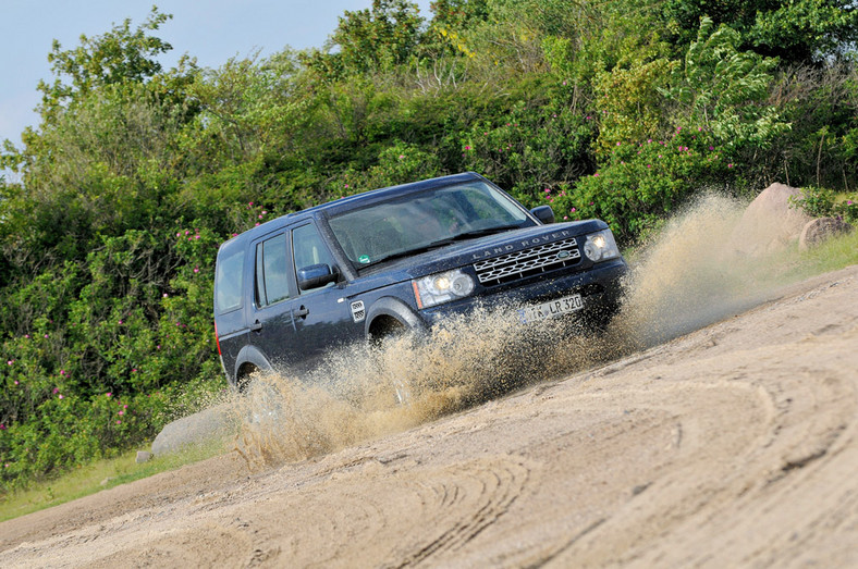 Luksusowe terenówki na wszelki wypadek: Mitsubishi Pajero kontra Toyota Land Cruiser, Land Rover Discovery i Nissan Pathfinder