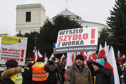 demonstracja handlowców