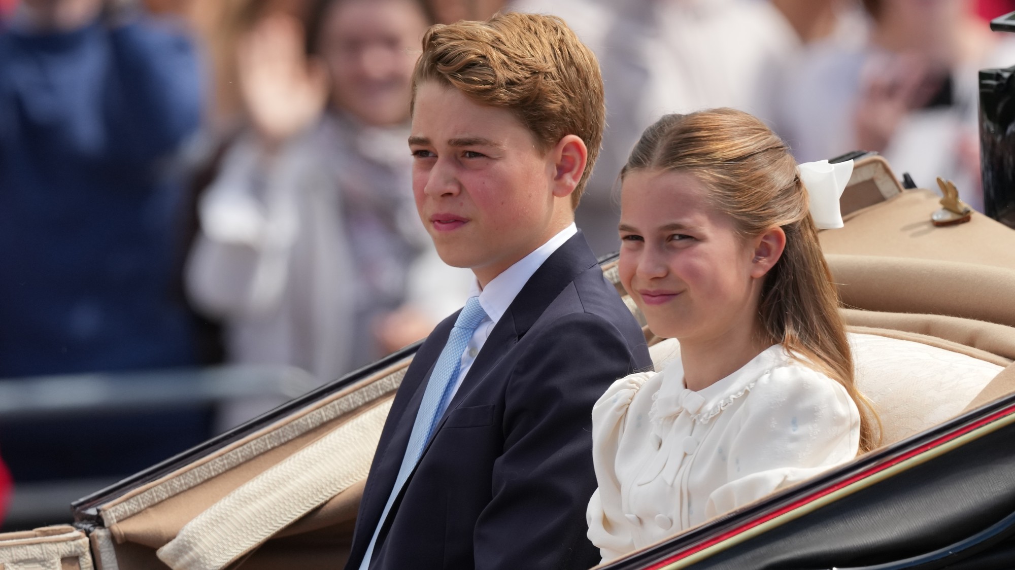 Princ George a princezná Charlotte.