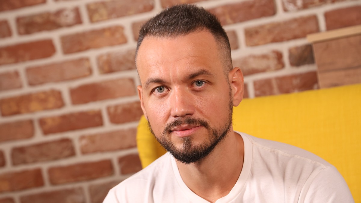 "Otac je silovao sestru i mene, majka je sve znala": Rajko prvi put govori o traumama iz detinjstva