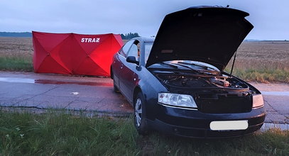 Tragiczny wypadek pod Mławą. Rozpędzone auto uderzyło w drzewo. Są ofiary