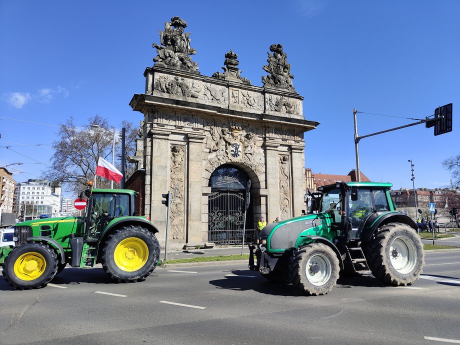 Ciągniki w centrum miasta