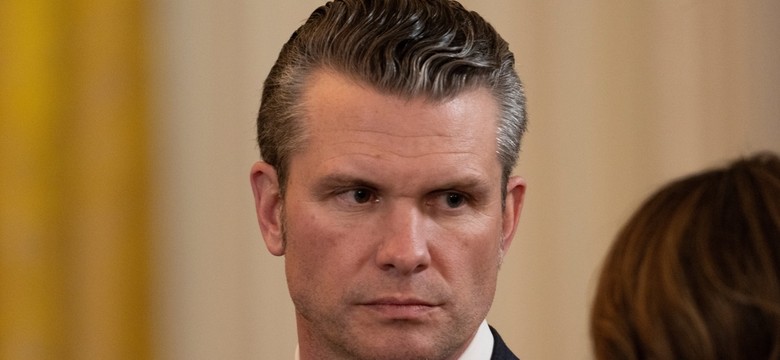 Samolot ministra wojny USA lądował awaryjnie. Do jakiej usterki doszło na pokładzie?