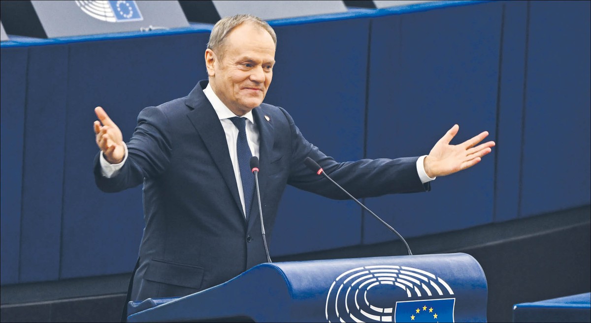 Donald Tusk, prezentując w zeszłym tygodniu priorytety polskiej prezydencji w Parlamencie Europejskim, skrytykował m.in. plany wdrożenia nowego systemu opłat za emisje z transportu drogowego i sektora budynków, czyli ETS 2