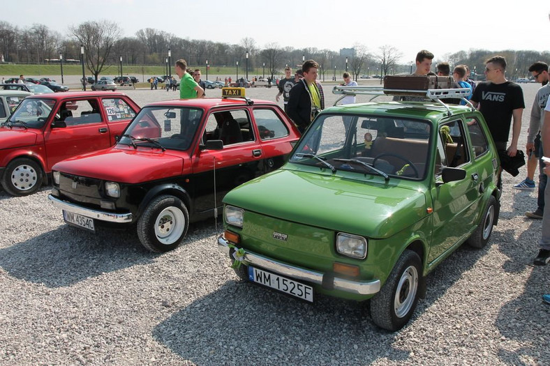 Youngtimer Warsaw 2015 - parada pod Stadionem Narodowym