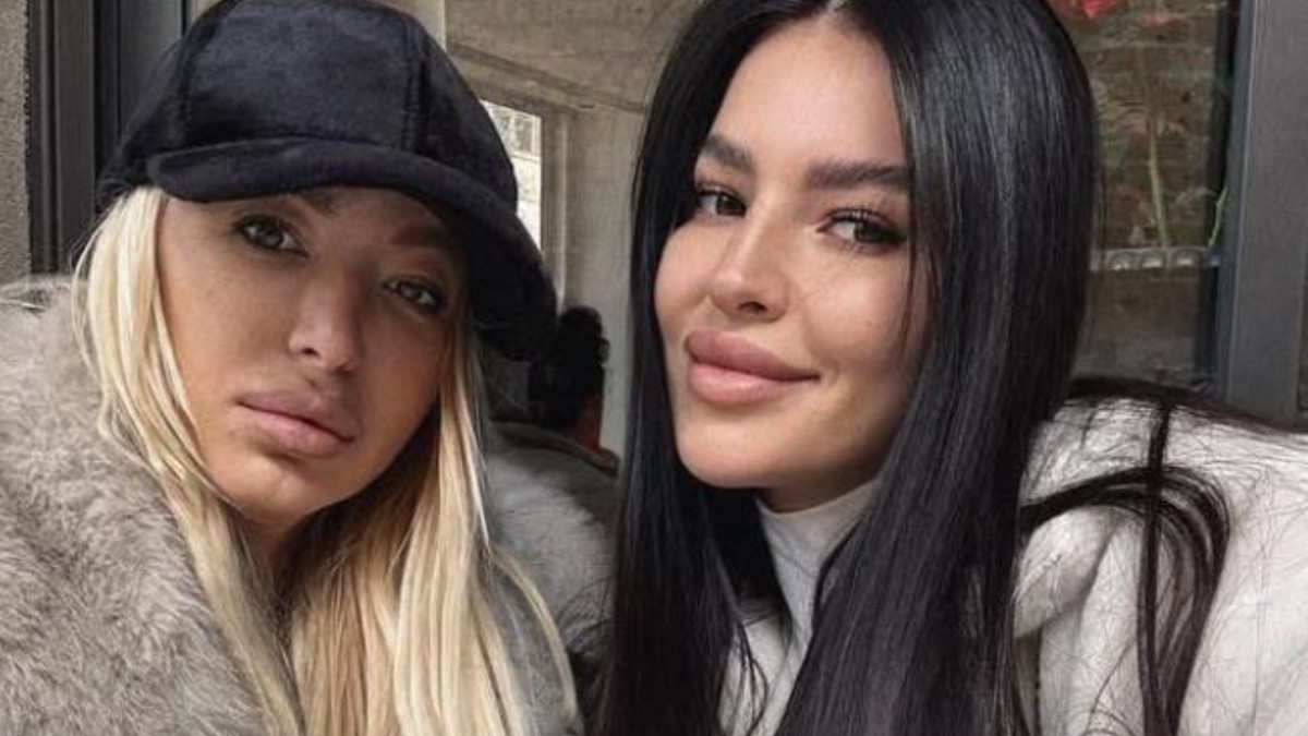 Ana Rajković sa majkom