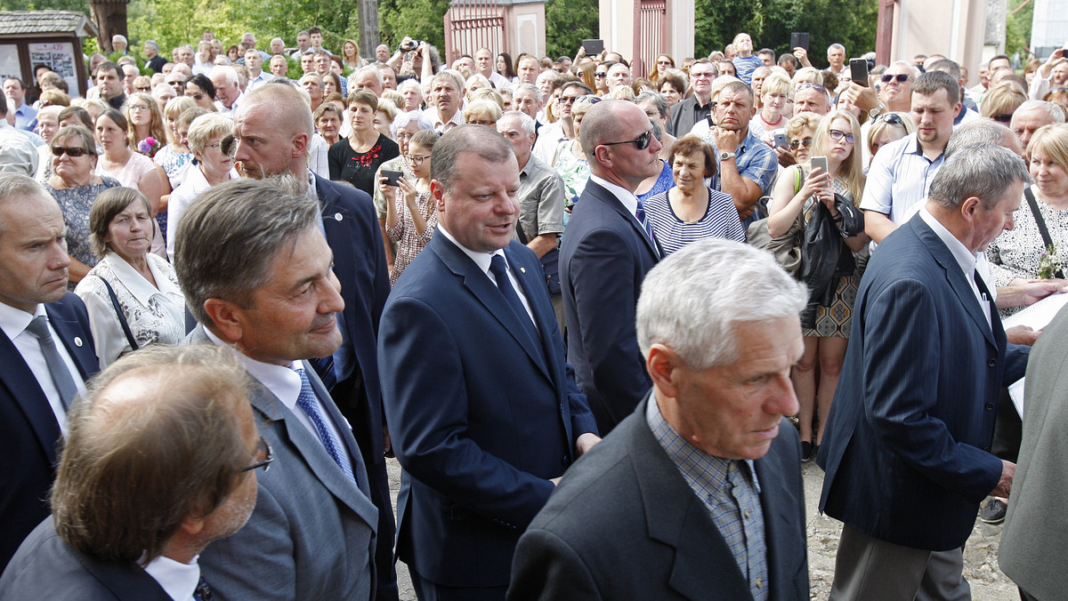 Premier Litwy Saulius Skvernelis wziął udział w obchodach święta Matki Boskiej Zielnej w Puńsku, miejscowości zamieszkiwanej głównie przez mniejszość litewską.